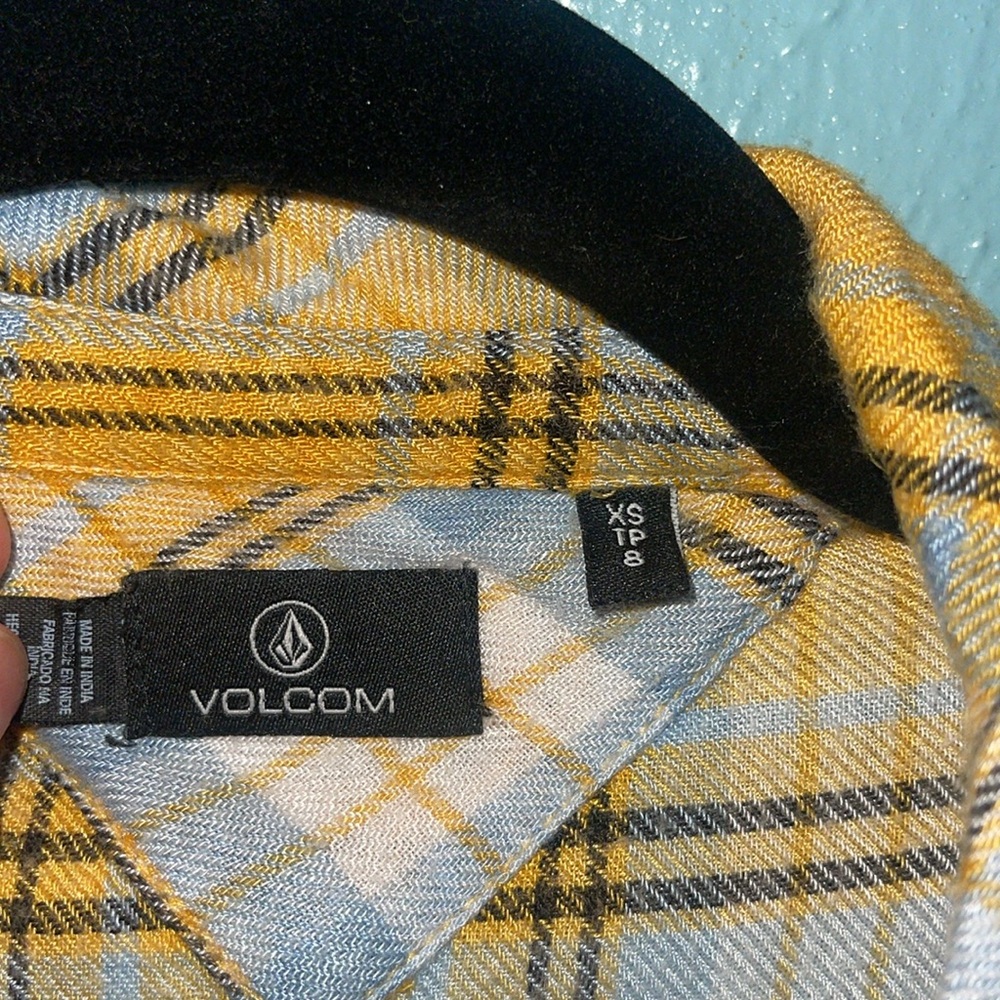 Volcom Cropped Flannel - Picture 2 of 4